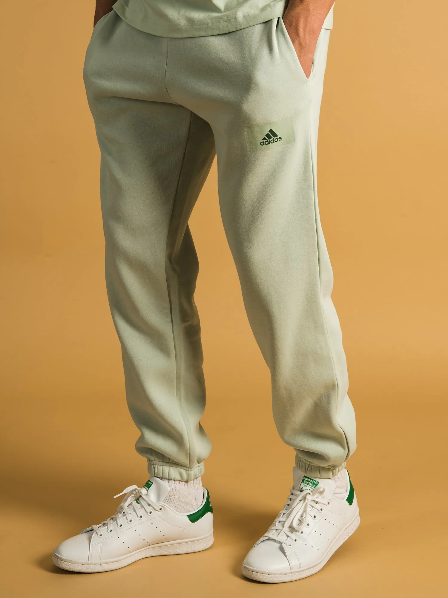 ADIDAS FAV SWEATPANTS