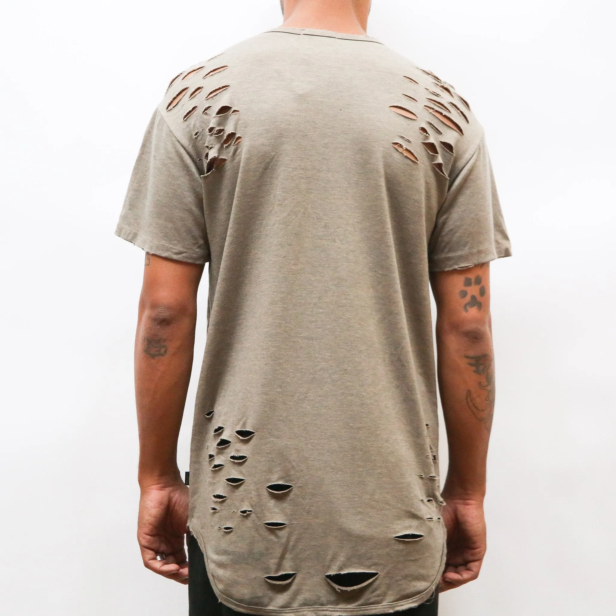 DISTRESSED SCALLOP TEE- OLIVE