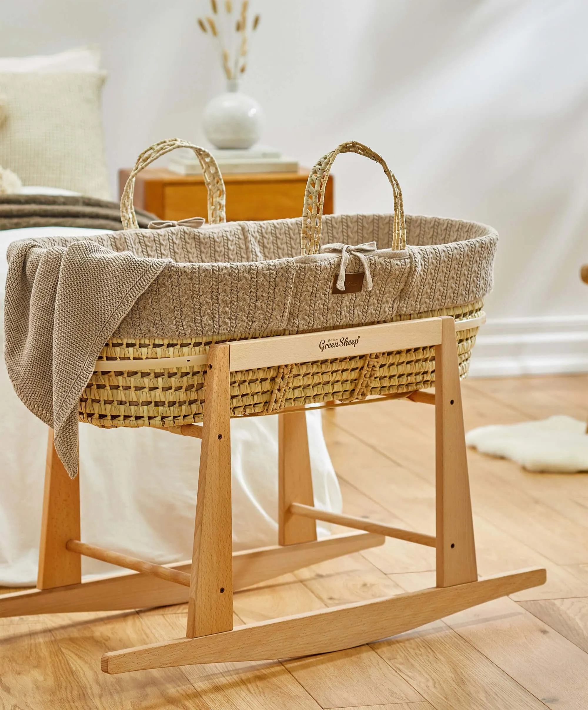 Little Green Sheep Organic Knitted Moses Basket & Mattress - Truffle