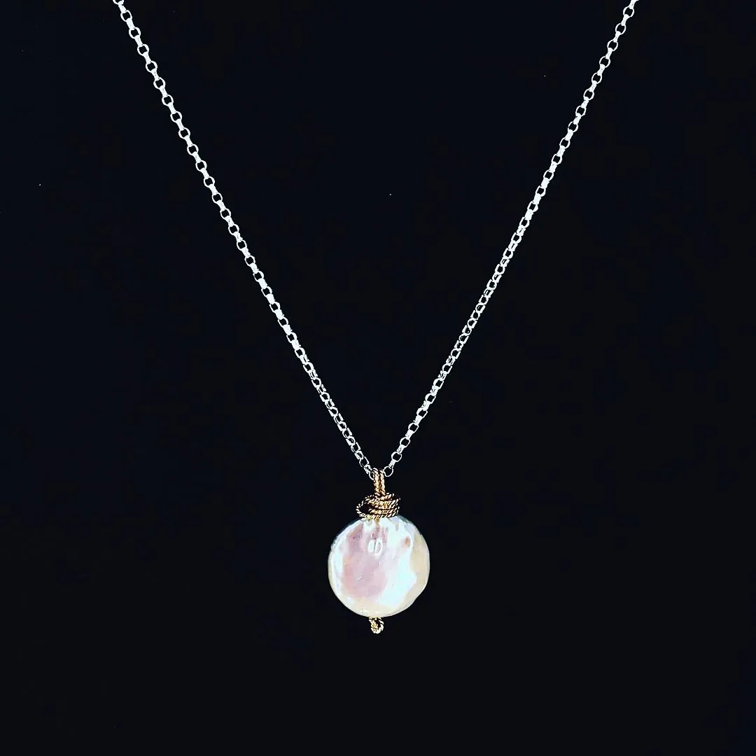 Luna Pearl Necklace