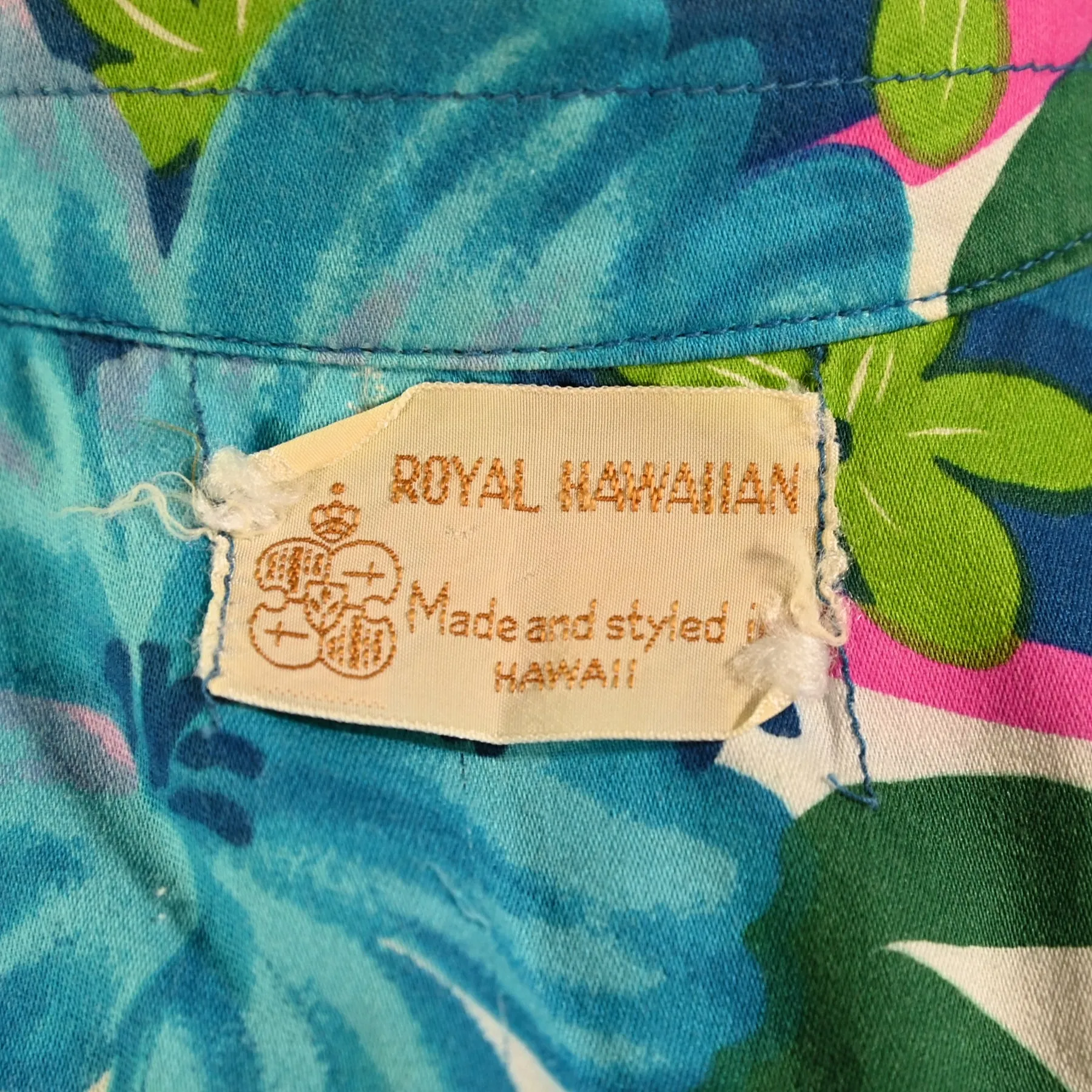 Royal Hawaiian Vintage 60s Flower Power Aloha Shirt, Loop Collar Hawaiian Shirt S